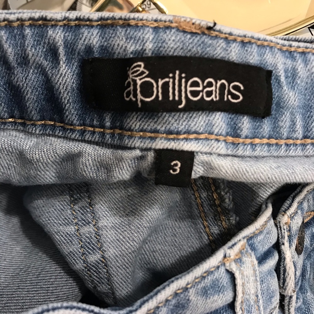 April Jeans Light Washed High Rise Mom Jeans - Picture 7 of 7